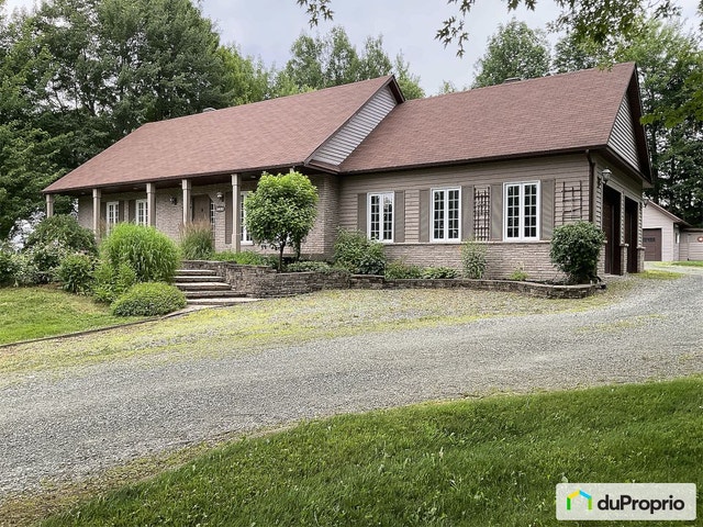 $769,000 - Bungalow for sale in Sherbrooke (Rock Forest) — photo 1