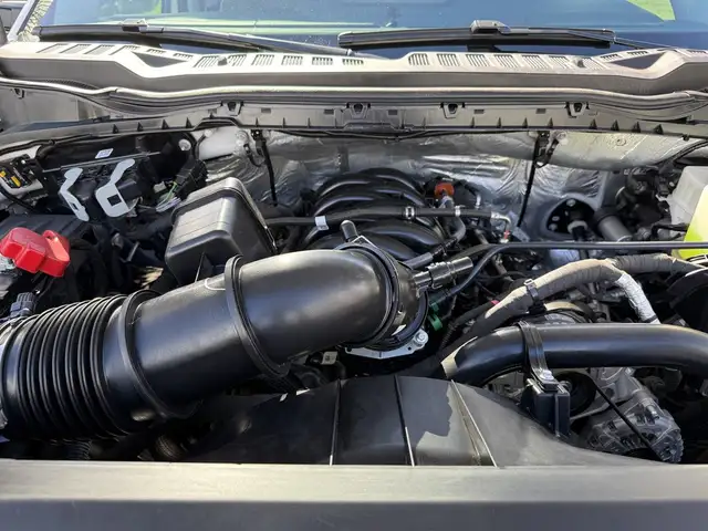 2024 Ford F-550 Crew Cab 4x4 Service Truck with Welder and Compr in Heavy Trucks in City of Montréal - Image 80