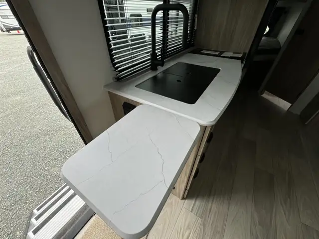 2025 Winnebago M-SERIES 2326MBBH in Travel Trailers & Campers in Terrace - Image 16