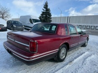 Alexander The Great Inc. 2695 Durante Way Milton, ON, L9T 5J1 Phone: 416-839-1558 1994 LINCOLN TOWN... (image 6)