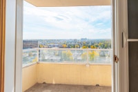 Amenities: Fitness Centre • Library • Quiet Building • Social Room Suite & Building: Bachelor, one-b... (image 5)