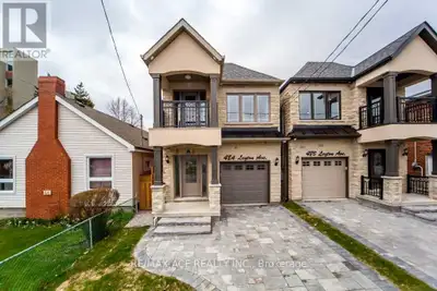 4 Bedrooms 5 Washrooms Custom Built Home In A Prime Location. Solid Hardwood Floor Through Out Main...