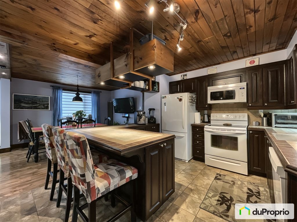 $594,500 - 1 1/2 Storey for sale in St-Augustin-De-Desmaures — photo 1