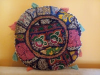 COUSSIN-POUF BRODÉ AVEC PERLES –  FAIT MAIN City of Montréal Greater Montréal Preview