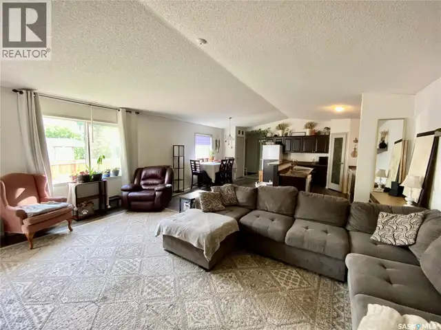 114 3 STREET E Carnduff, Saskatchewan in Houses for Sale in Regina - Image 3