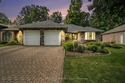 Welcome to 572 Dean Drive! This stunning executive style 3 bedroom bungalow is boasting over 1800 sq...