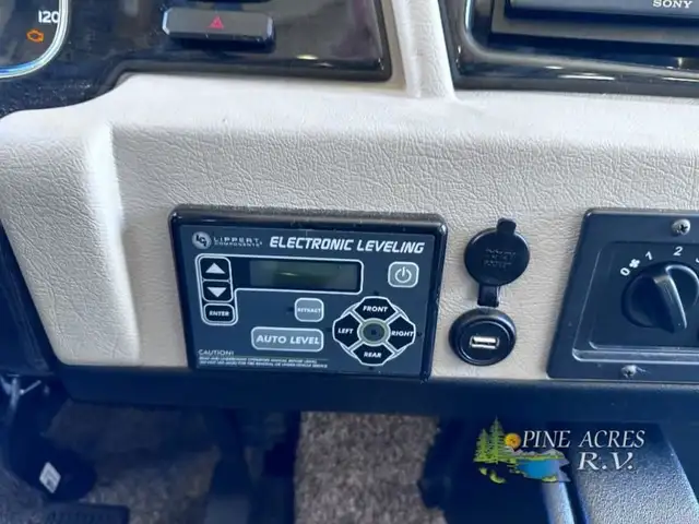 2021 Holiday Rambler Admiral 34J only 13 Milles in RVs & Motorhomes in Moncton - Image 23