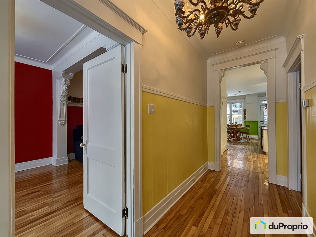 $1,225,000 - Triplex in Villeray / St-Michel / Parc-Extension — photo 2