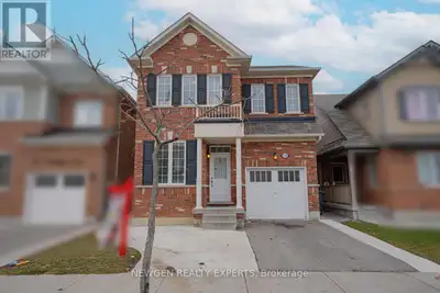 Stunning!! Detached House Upper Portion For Lease In One of The Most Desirable Area Of Brampton. Mai...