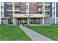 175 Park St: Fall Into Savings: Lease Now & Get 1 Month FREE on a 13-Month Lease! Open House: Thursd... (image 5)