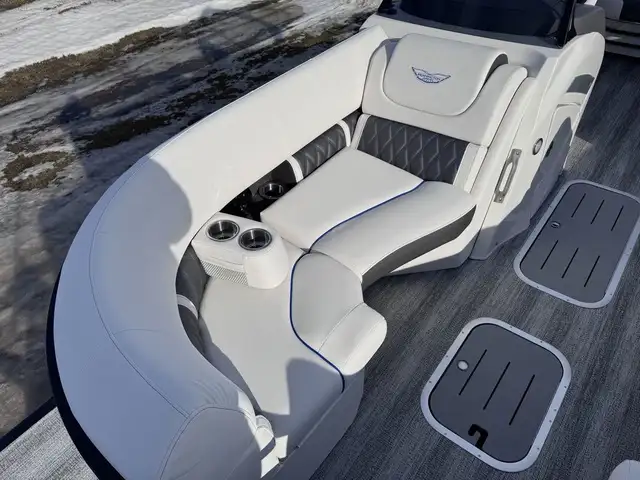 2025 Bennington 23LXSSBSE in Powerboats & Motorboats in St. Albert - Image 10