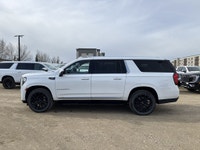 AMVIC Licensed Dealer * HD Surround Vision * Panoramic Sunroof * Second Row Heated Seats & Steering... (image 4)