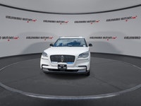 // ACCIDENT FREE!! // This 2023 Lincoln Aviator Reserve AWD is a premium three-row SUV that blends p... (image 2)