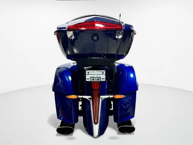 2011 Victory Motorcycles Cross Country **MATCHING TOUR PACK** ** in Sport Touring in Markham / York Region - Image 7