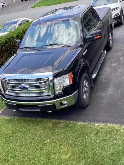 Ford f150 2014,235 420 kilos,peinture refaite l an passe. Si intéressé laissez moi votre no de télép...