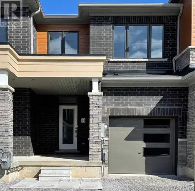 A Beautiful Townhouse In The Most Desirable Niagara Falls Area with Open Concept Layout And 3 Spacio...