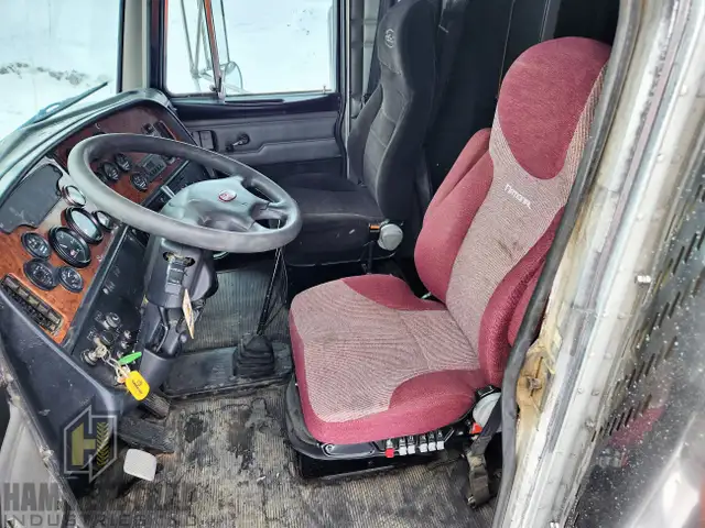 2004 PETERBILT 378 Sleeper Semi Truck w/ C15 Cat Engine in Heavy Trucks in Edmonton - Image 18