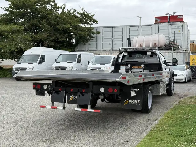 2022 Ford F600 XLT 4x4 20 Foot Roll Off Flatdeck Tow Truck in Heavy Trucks in Regina - Image 11