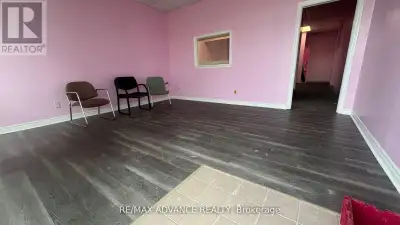 Stunning Building in Prime Location *High Traffic Area* Convenient Access to Public Transit with TTC...