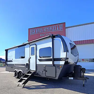 Specifications and Features: Exterior Length: 25' 9 Exterior Height: 10' 11 Exterior Width: 8' 0 Dry...