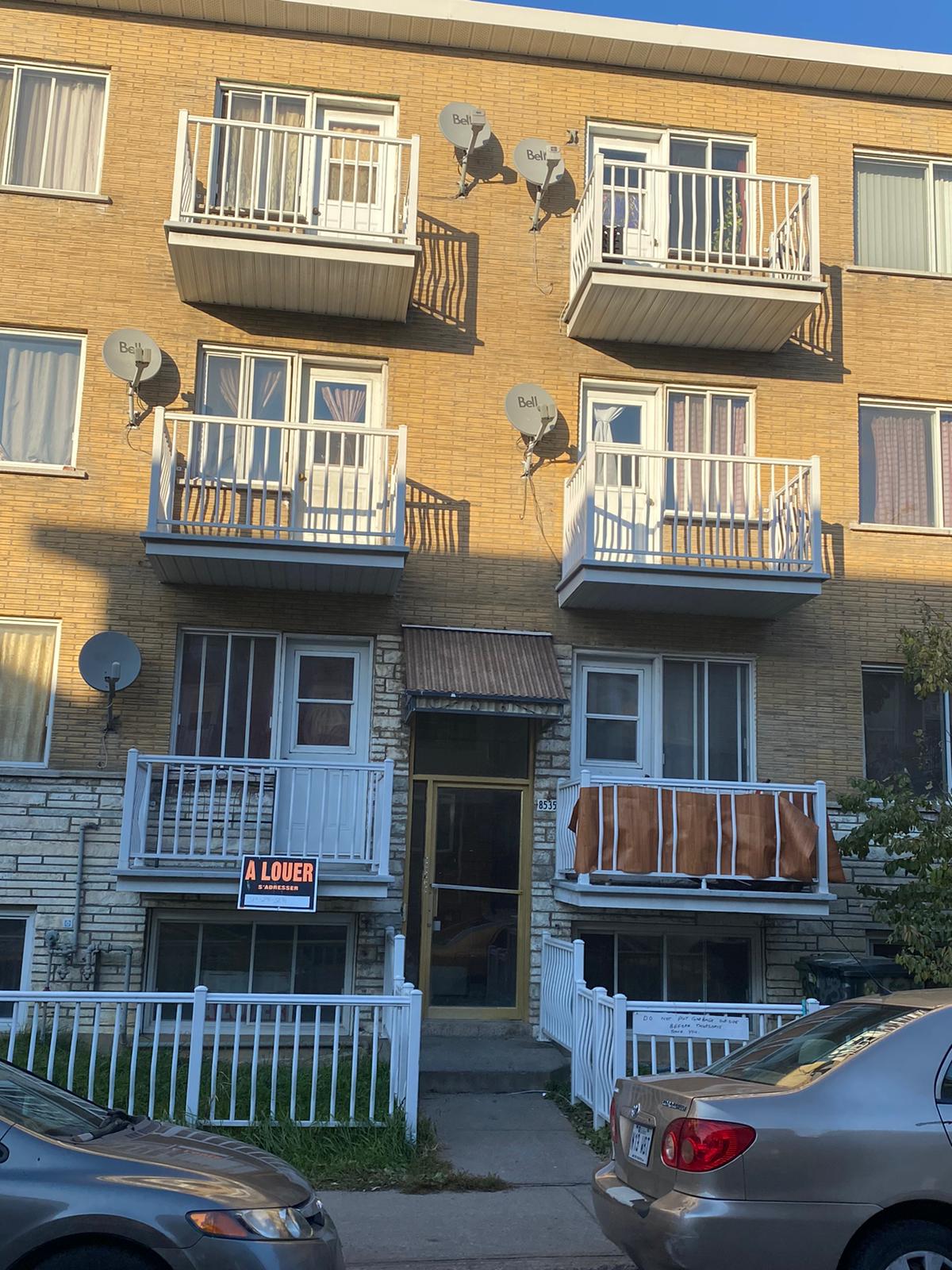 8535 Av Bloomfield — photo 1