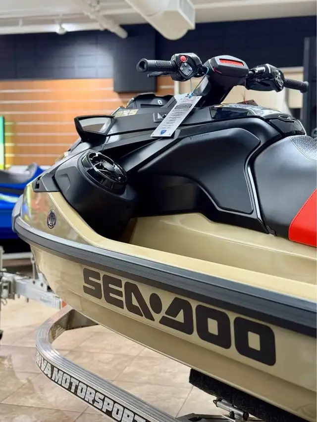 2025 SEA-DOO RXT-X 325 PREMIUM 1630CC-BLACK & GOLD in Personal Watercraft in Edmonton - Image 6