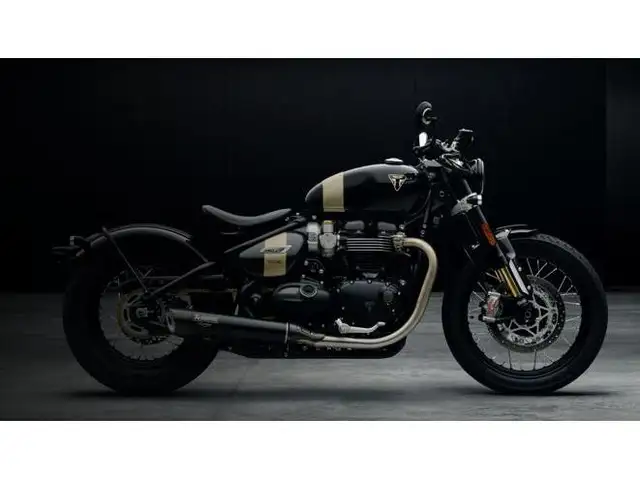 2025 Triumph Bonneville Bobber TFC in Street, Cruisers & Choppers in Sherbrooke - Image 2