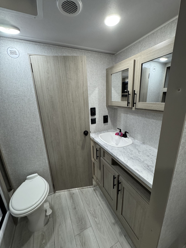 2026 Forest River EAST TO WEST DELLA TERRA 312BH in Travel Trailers & Campers in Regina - Image 9