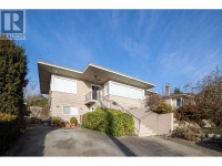 1245 ESQUIMALT AVENUE West Vancouver, British Columbia