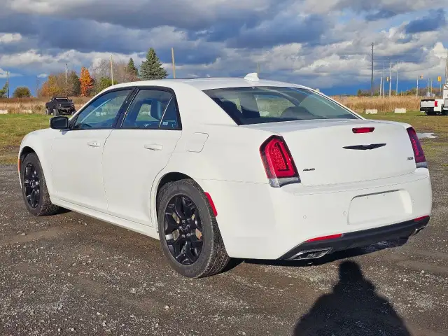 2023 Chrysler 30065275697085826126