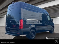 Mercedes-Benz Rive-Sud, la destination Mercedes-Benz par excellence. Bienvenue en première classe. D... (image 4)