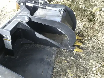 2024 UNUSED NEW 42" GRAPPLE with 2 hyd cyl and CUTTING EDGE. Use for digging out stumps, grappling d...