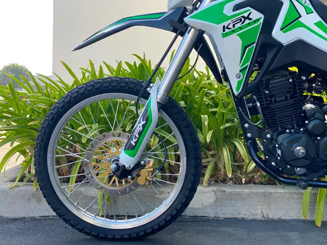 250CC DUAL SPORT MOTORCYCLE | STREET LEGAL DIRT BIKE | LIFAN KPX in Street, Cruisers & Choppers in City of Montréal - Image 3
