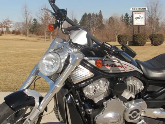 2006 Harley-Davidson VRSC R Street Rod in Street, Cruisers & Choppers in Leamington - Image 20