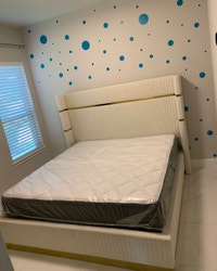 queen bed double bed king bed Laval / North Shore Greater Montréal Preview
