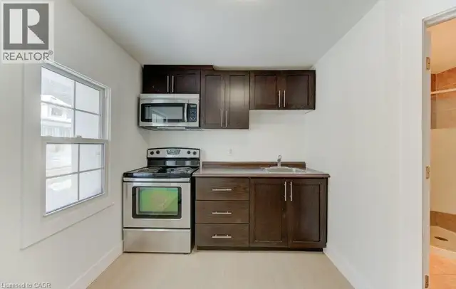 190 LANCASTER Street E Kitchener, Ontario in Houses for Sale in Kitchener / Waterloo - Image 19