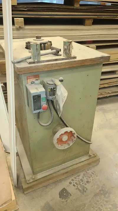 1 hp, 575 volt, three phase Progress profile mould sander The P-300 profile mould sander from Progre...