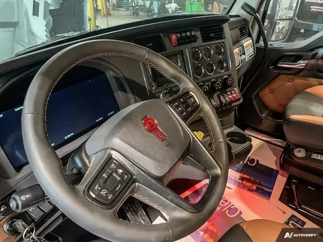 2025 Kenworth T680 in Heavy Trucks in Moncton - Image 19