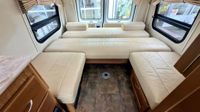 2010 PLEASURE-WAY Excel TS in RVs & Motorhomes in Victoria - Image 11