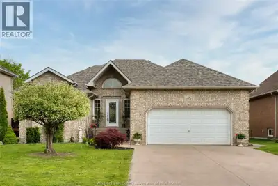 Discover this expansive and versatile gem in Lasalle! Boasting a total of six bedrooms-three upstair...