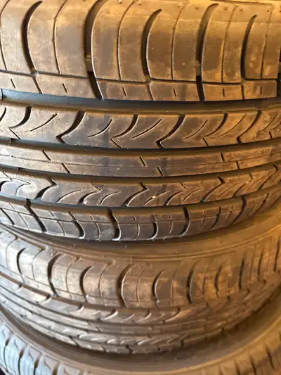 P215/55r16 2 nexen tires good condition