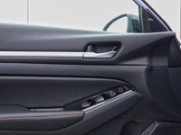 Sunroof, Aluminum Wheels, Navigation, Climate Control, Heated Seats! Apple car play A long list of a... (image 5)