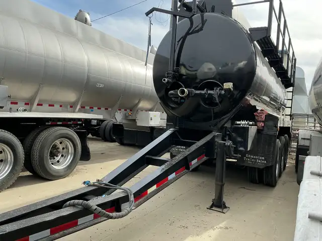 2013 ADVANCE 22,000L Tri/A Pup Tank Trailer in Heavy Equipment in St. Albert - Image 3