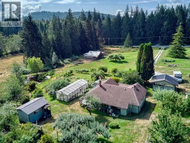12328 HIGHWAY 101 Powell River, British Columbia in Houses for Sale in Sunshine Coast - Image 3