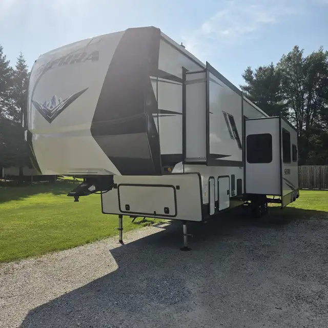 2023 SIERRA 3440BH-LUXURIOUS 2 BEDROOM LOFT,1.5 BATH,FINANCING! in Travel Trailers & Campers in Ottawa - Image 3
