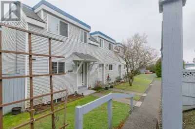 ATTENTION FIRST-TIME HOMEBUYERS- This 3 bed 2 2-bathroom townhouse may be perfect for those looking...