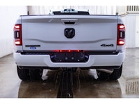 **ONE OWNER - ACCIDENT FREE** ORIGINAL FACTORY PRICE $100,030 212 KM This 2024 Ram 3500 4x4 Crew Cab... (image 7)