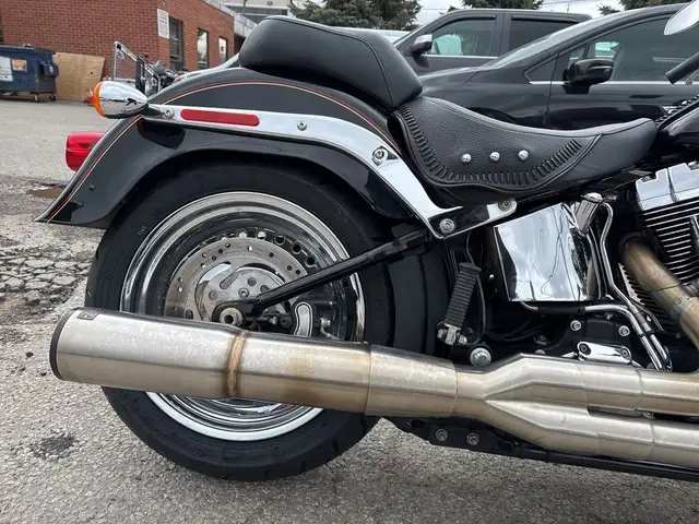 2010 Harley-Davidson Fat Boy ~ FAT BOY ~ 96CI ~ 2 INTO 1 ~ CANAD in Street, Cruisers & Choppers in City of Toronto - Image 12