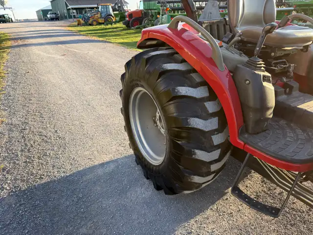 2011 CASE Farmall 45 45hp Tractor/Loader , Low Hrs Nice !! in Farming Equipment in Ottawa - Image 7