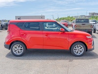 KBB.com 10 Coolest New Cars Under $20,000. This Kia Soul has a trusty Regular Unleaded I-4 2.0 L/122... (image 4)